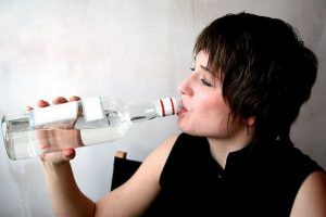 лечить женский алкоголизм
